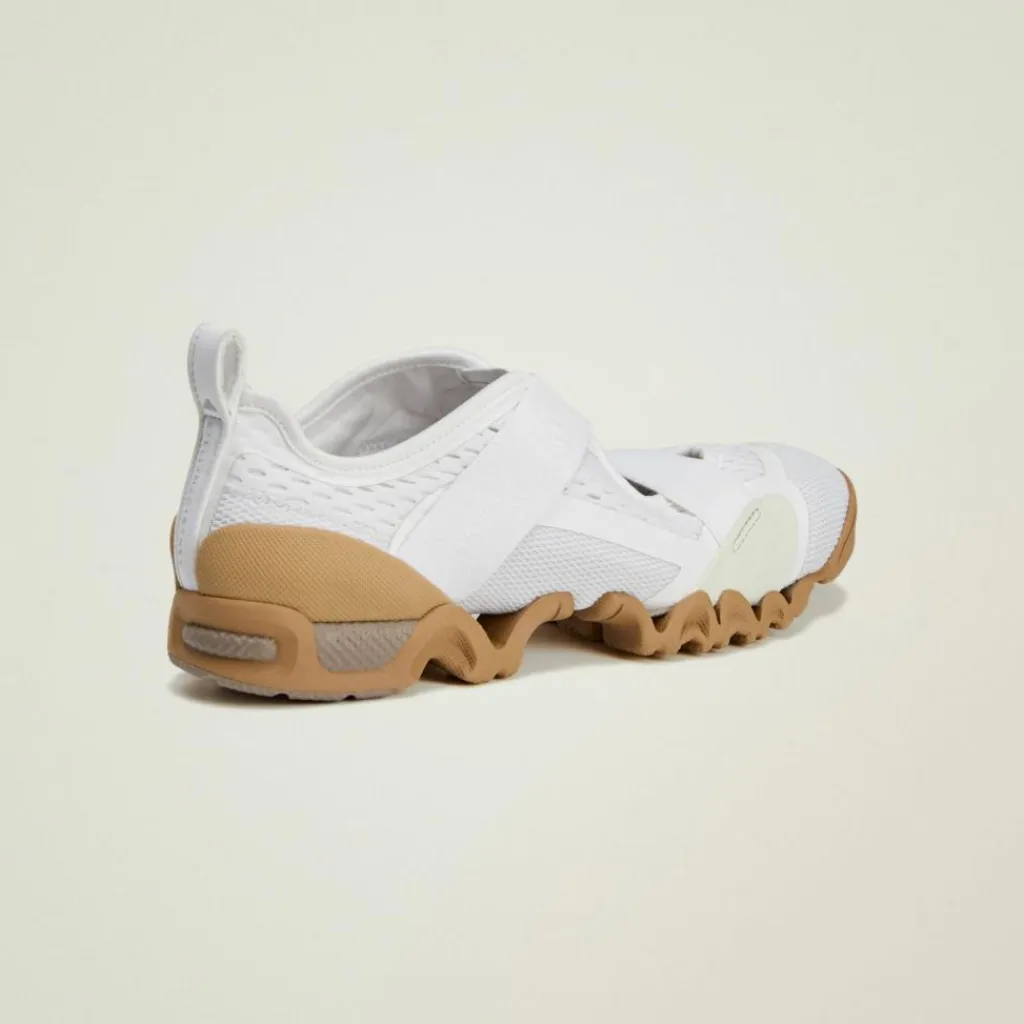 Online · by Stella McCartney Sportswear X Damen Fitnessschuhe