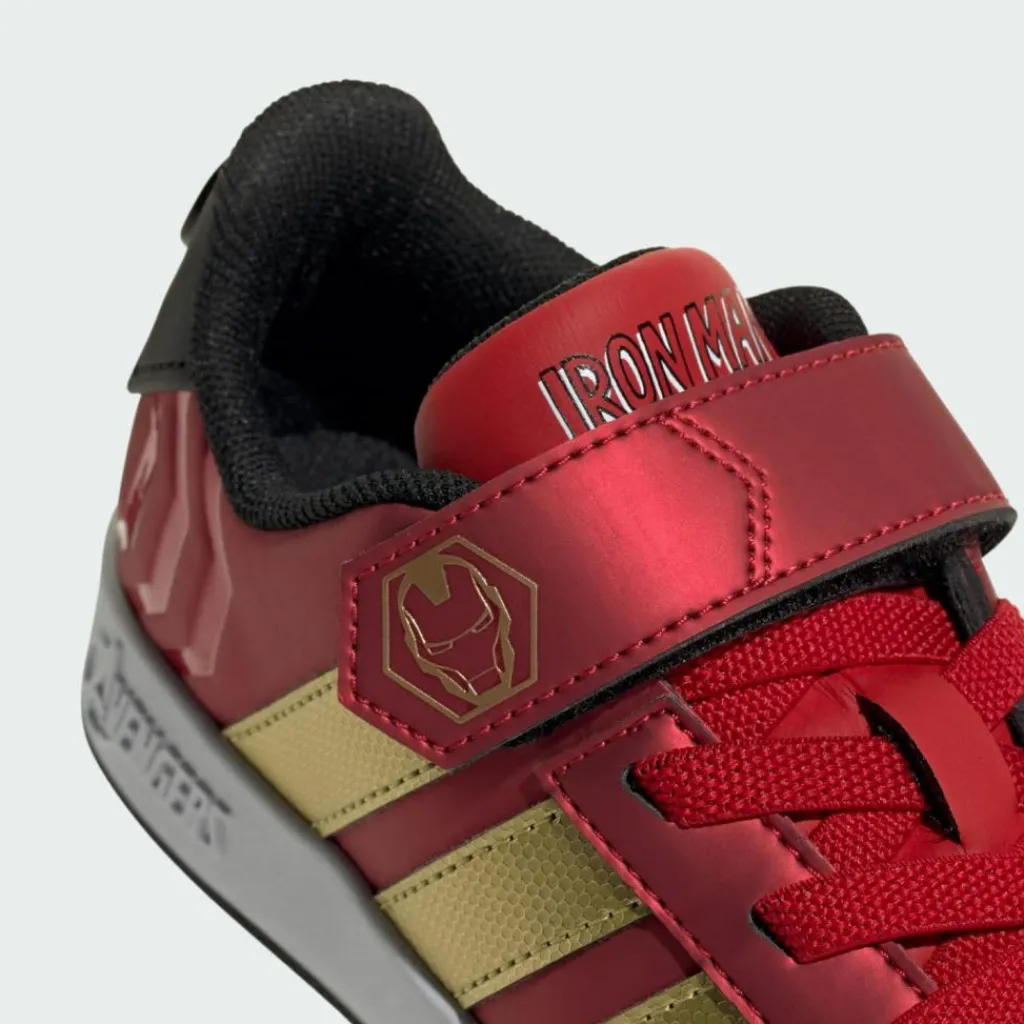 adidas Sneaker<· MARVEL AVENGERS GRAND COURT Better Scarlet / Matte Gold / Core Black