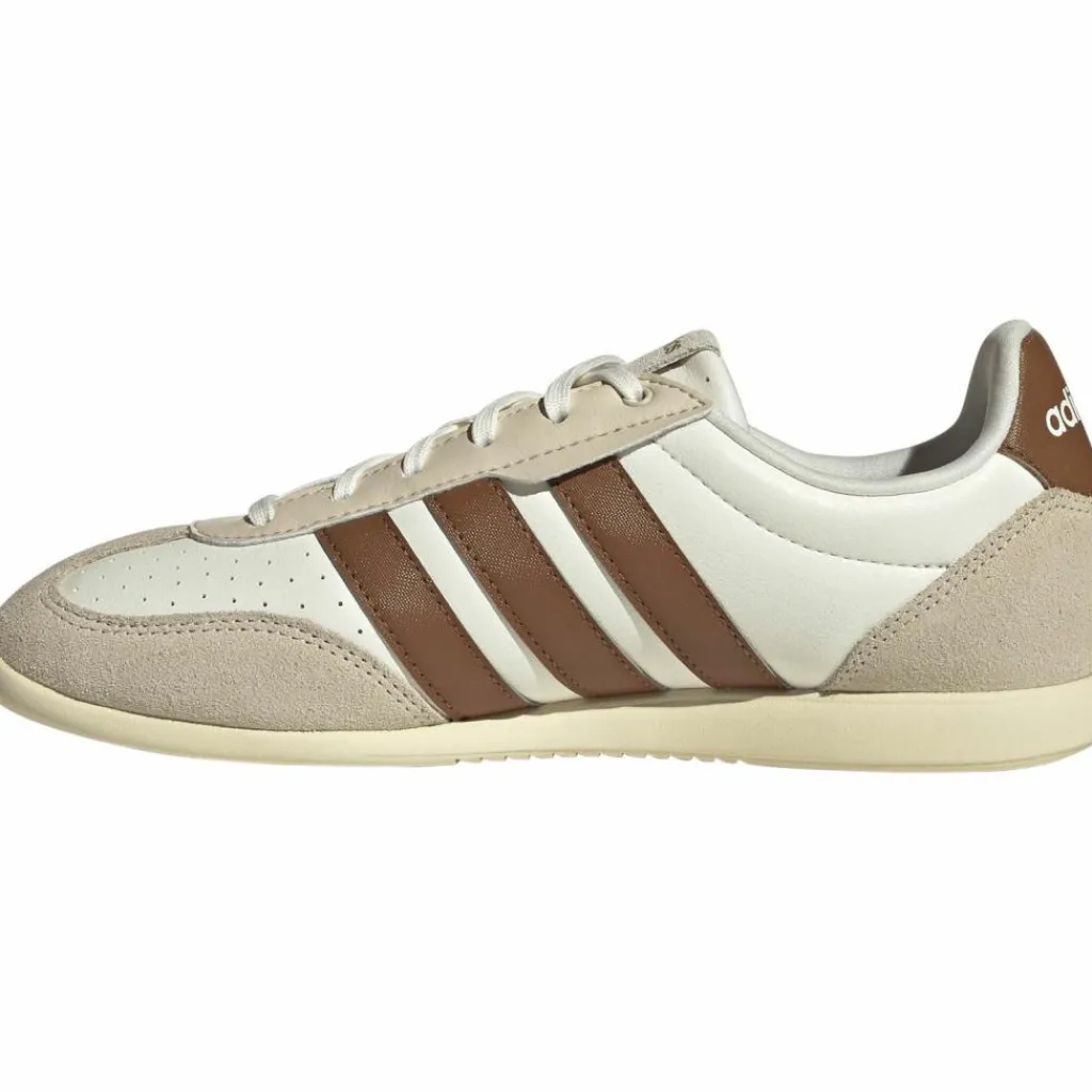 adidas Streetwear|Sneaker<· BARREDA LO owhite-dubr-warvan