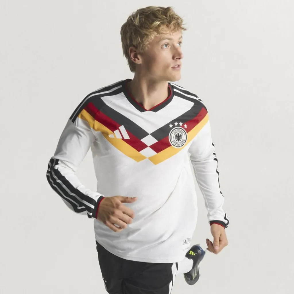 Online · Deutschland 26 Authentic langärmeliges Herren Trikots