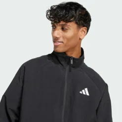 Sale · Essential Windbreaker mit kleinem Logo Herren Übergangsjacken