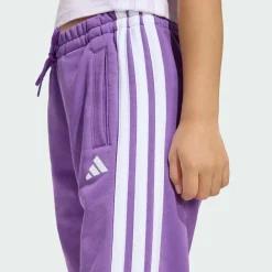 adidas Trainingsanzüge<· ESSENTIALS SET T-SHIRT HOSE Ice Lavender / White
