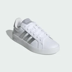 adidas Sneaker<· GRAND COURT 3.0 KINDER UND TEENS SCHUH Cloud White / Silver Metallic / Silver Metallic