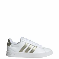 adidas Sneaker<· GRAND COURT3.0 SCHUH Cloud White / Cyber Metallic / Cloud White