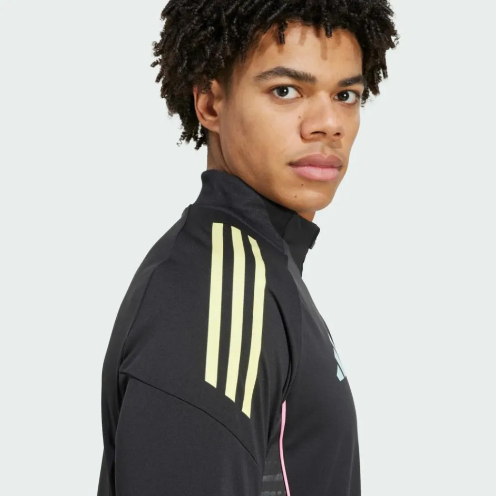 adidas Fußball<· Juventus Turin Tiro 25 Competition Black