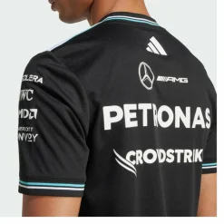 Discount · MERCEDES - AMG PETRONAS FORMULA ONE Herren Tops & Tanks