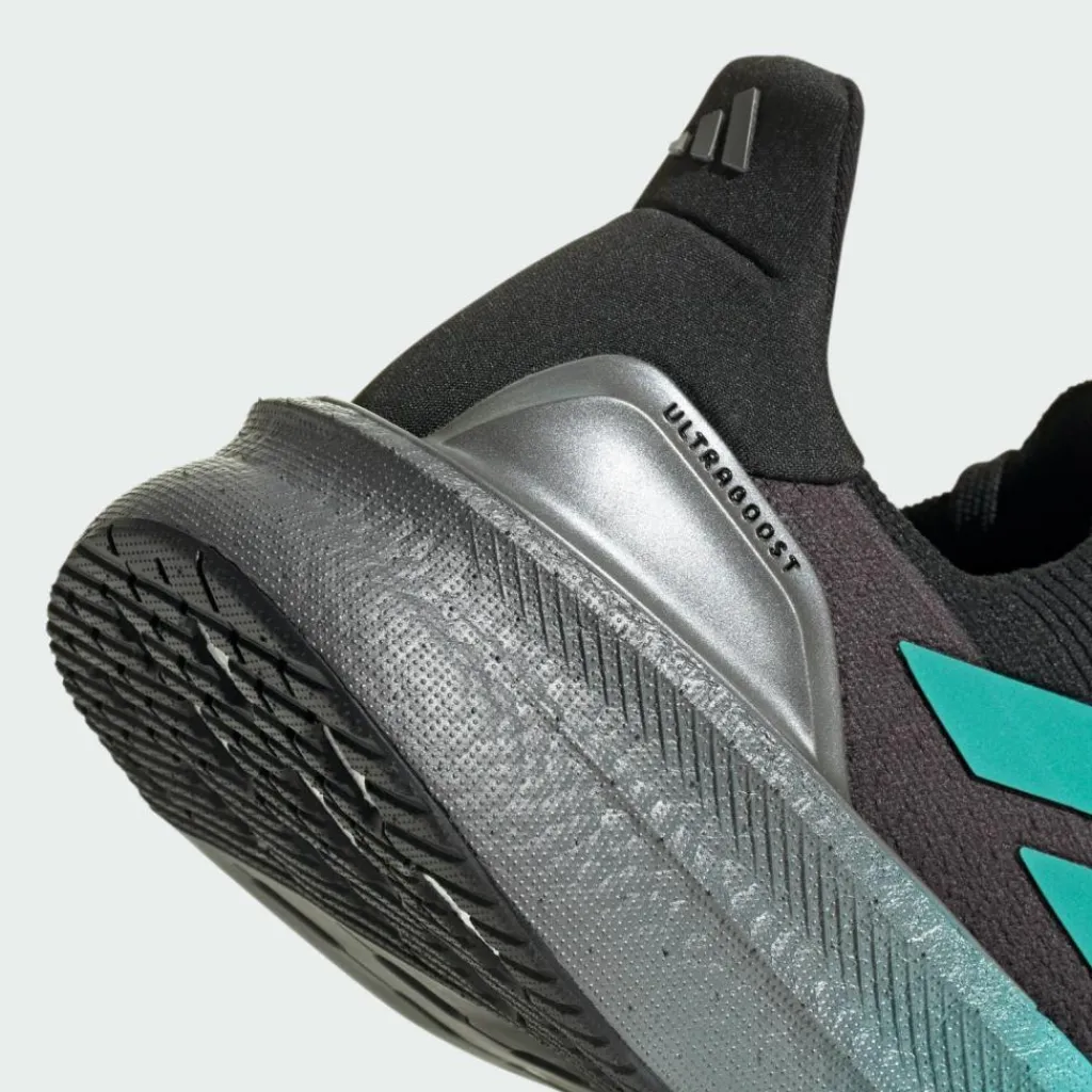 adidas Laufschuhe<· Mercedes - AMG Petronas Formula One Core Black / Semi Mint Rush / Iron Metallic
