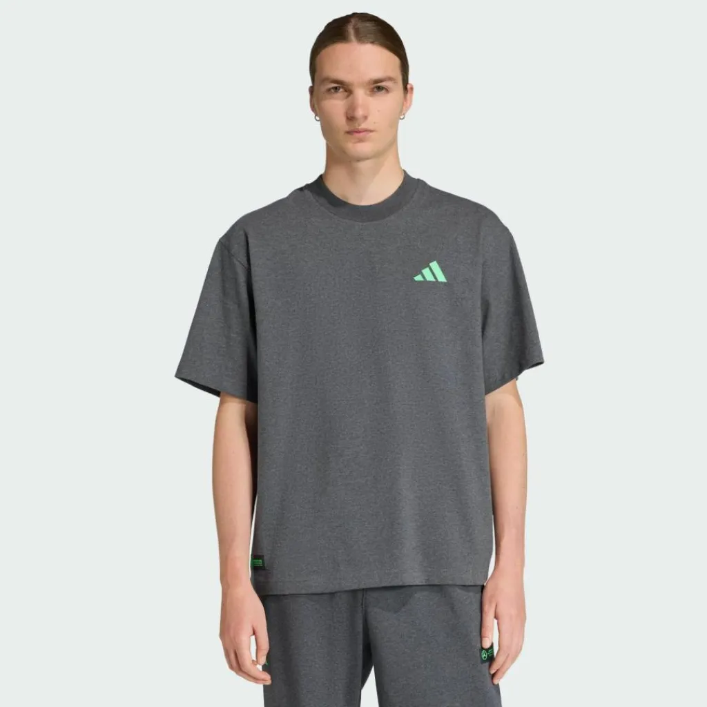 Sale · Mercedes - AMG Petronas Formula One Herren Tops & Tanks