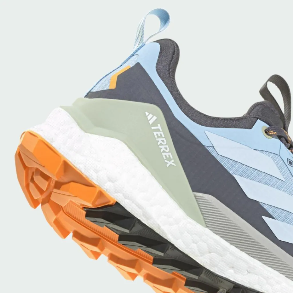 adidas Wanderschuhe<· Terrex Free Hiker 2.0 Low Gore-Tex Glow Blue / Crystal Sky / Aurora Onix