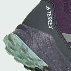 Clearance · Terrex Trailmaker 2 High CLIMAWARM+ Kinder Wanderschuhe