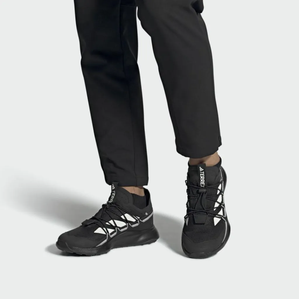 adidas Wanderschuhe<· Terrex Voyager 21 Reiseschuhe Core Black / Chalk White / Grey Two