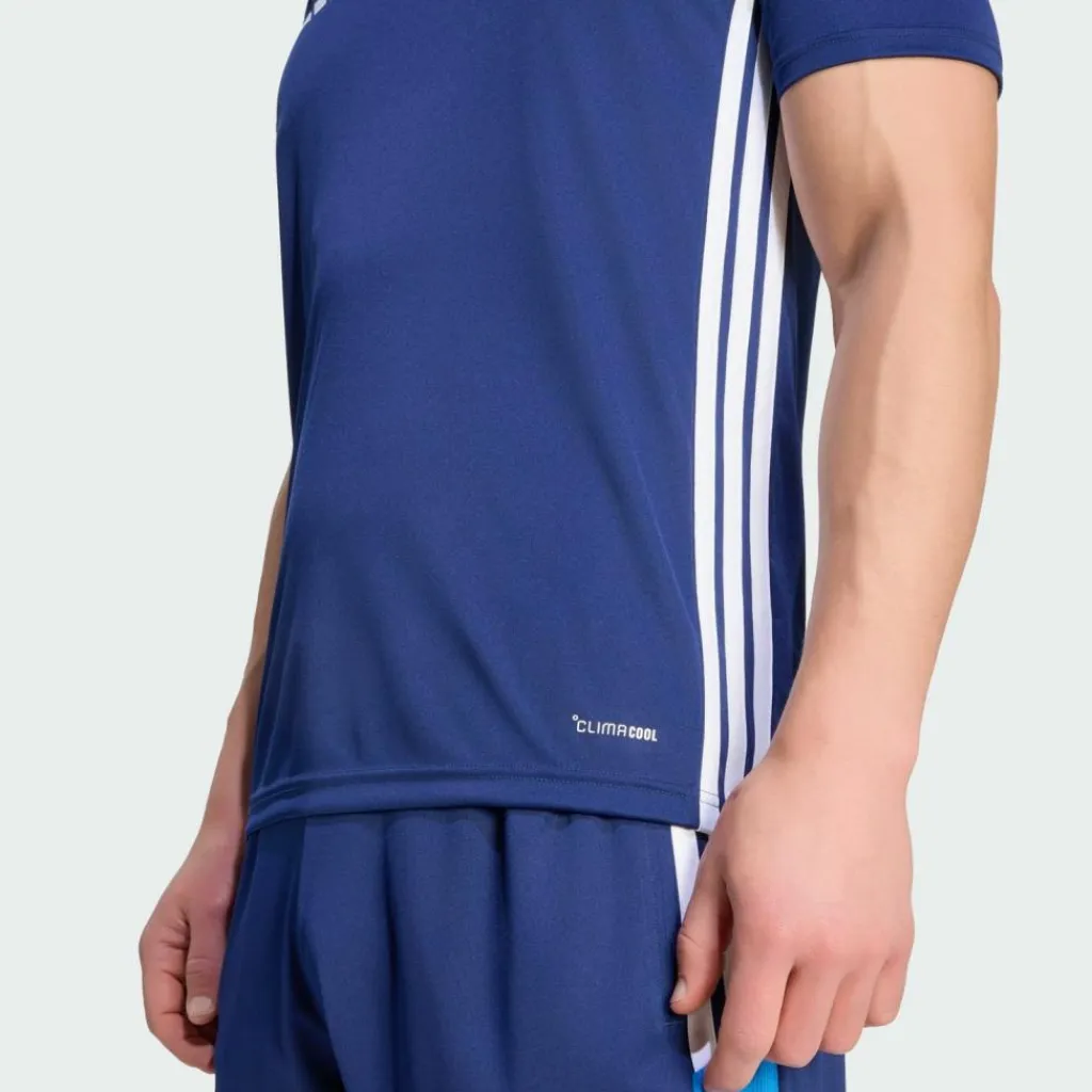 adidas Trikots<· TIRO 26 ESSENTIALS TRIKOT Dark Blue / Bright Royal / White