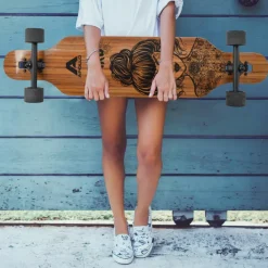 Apollo Skateboarding<· Weird holz