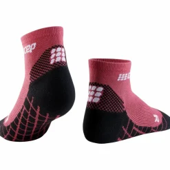 CEP Socken<· LIGHT MERINO HIKING COMPRESSION SOCKS berry