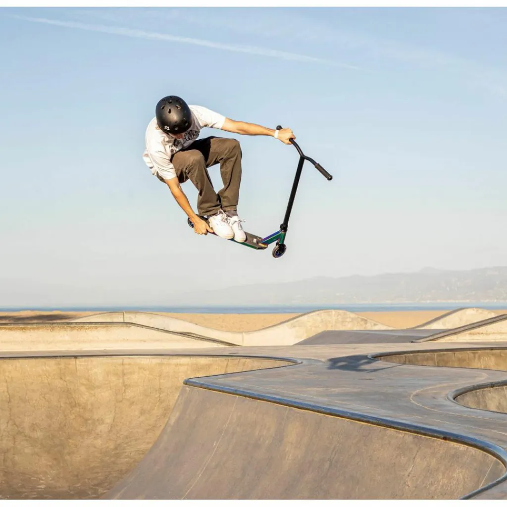 Chilli Skateboarding|Skateboarding<· Rocky neochrome neochrome-black