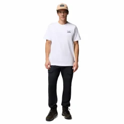 Columbia Urban Outdoor<· Explores Canyon white-peaks and waves