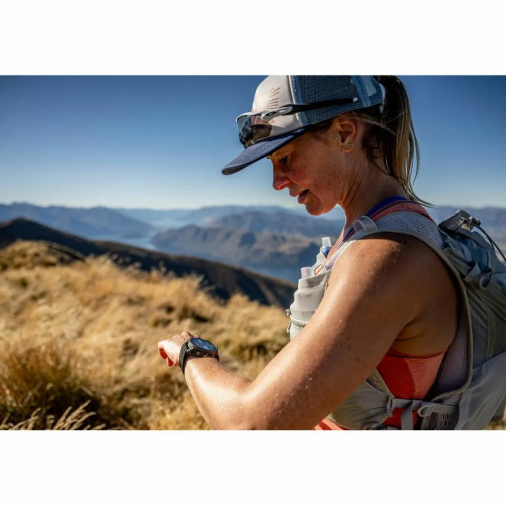 Garmin Trailrunning|Uhren & Tracker<· Enduro 3 Solar Sapphire Titan schwarz-carbongrau
