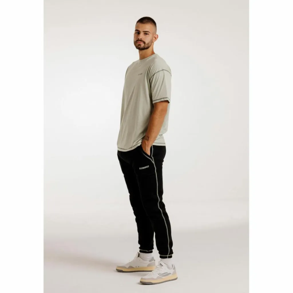 Kleinigkeit Loungewear<· Wladimir Stitchko sage