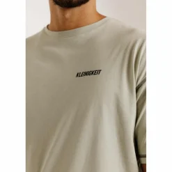 Kleinigkeit Loungewear<· Wladimir Stitchko sage