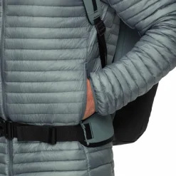 Mammut Winterjacken<· Broad Peak Light strata