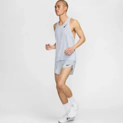 Nike Tops & Tanks<· Aeroswift football grey-dark obsidian