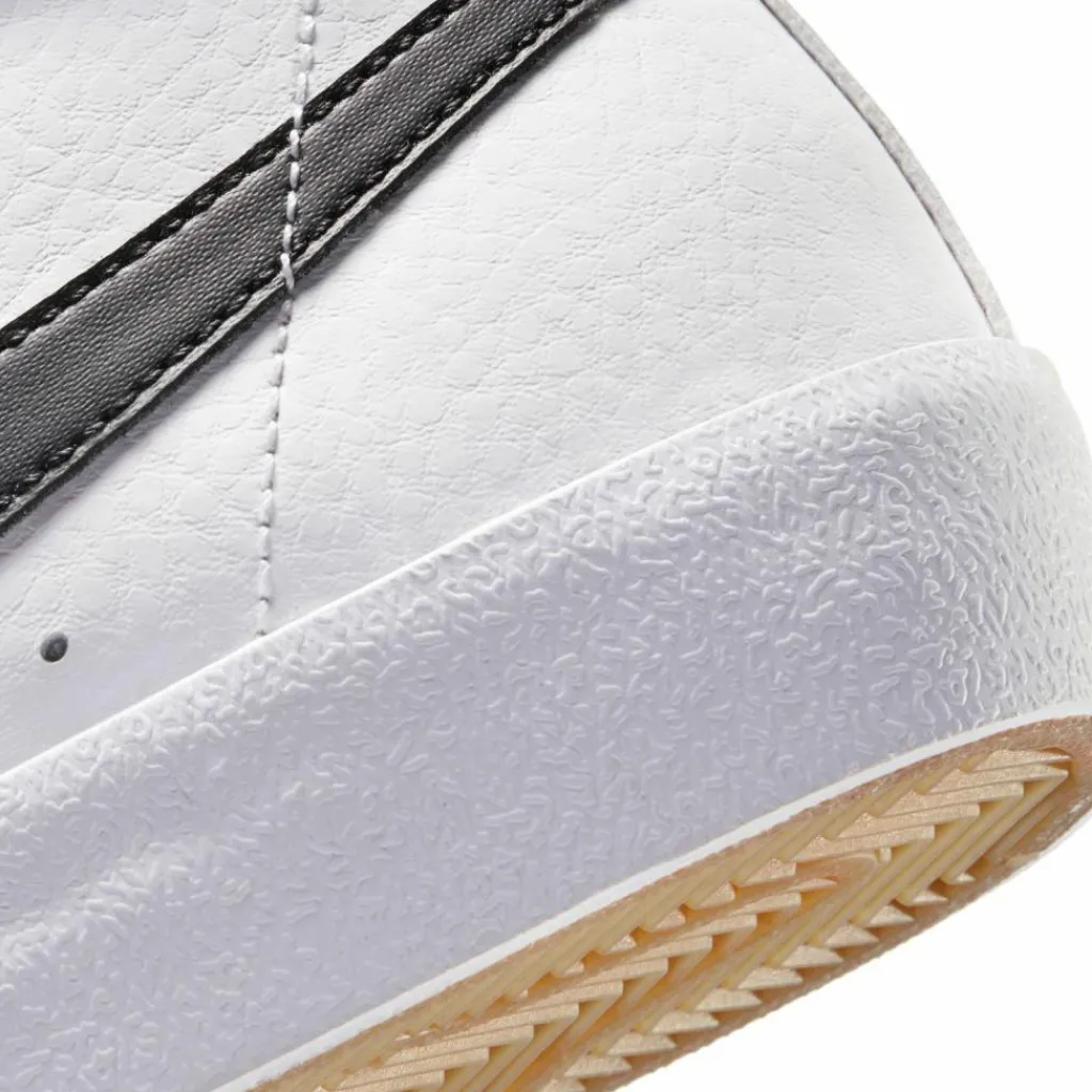 Nike Sneaker<· BLAZER 77 white-black-total orange