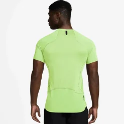 Nike Shirts<· DF lt liquid lime-black