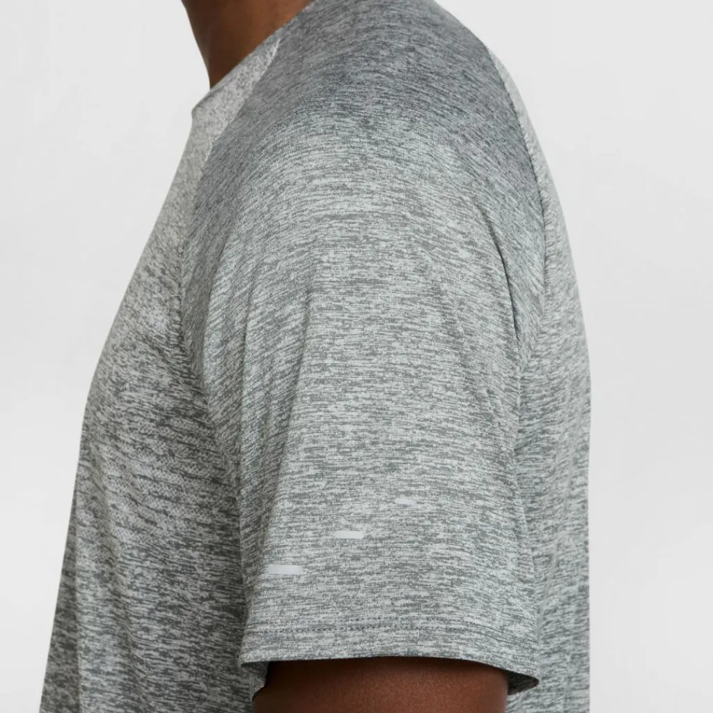 Nike Training|Laufen<· DFADV STRIDE smoke grey-htr-reflective silv