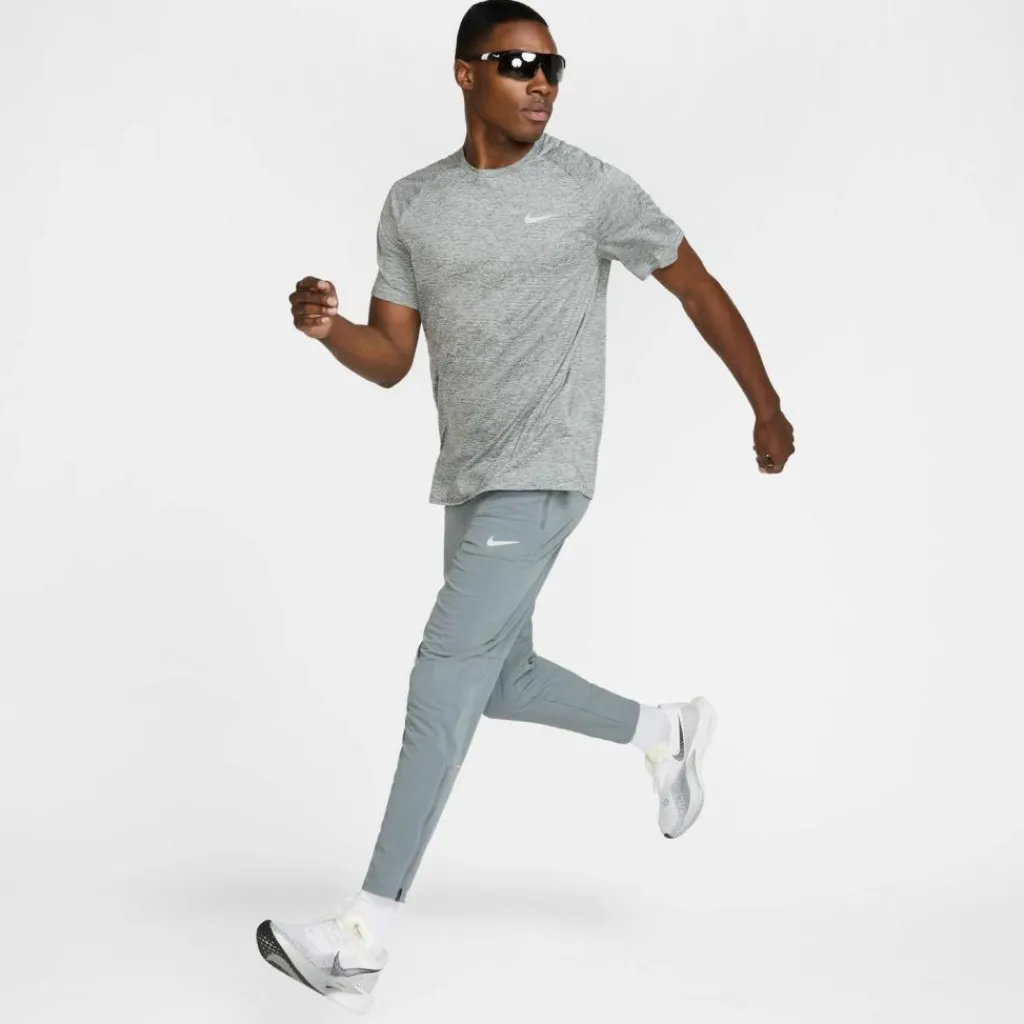 Nike Training|Laufen<· DFADV STRIDE smoke grey-htr-reflective silv