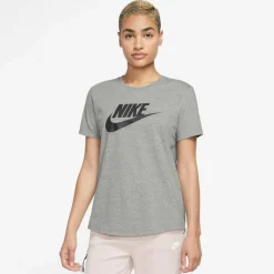 Nike Shirts<· Essential Icon Futura dark grey heather