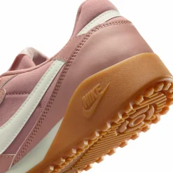 Nike Streetwear|Sneaker<· TERRA MANTA particle pink-sail-gum light brown