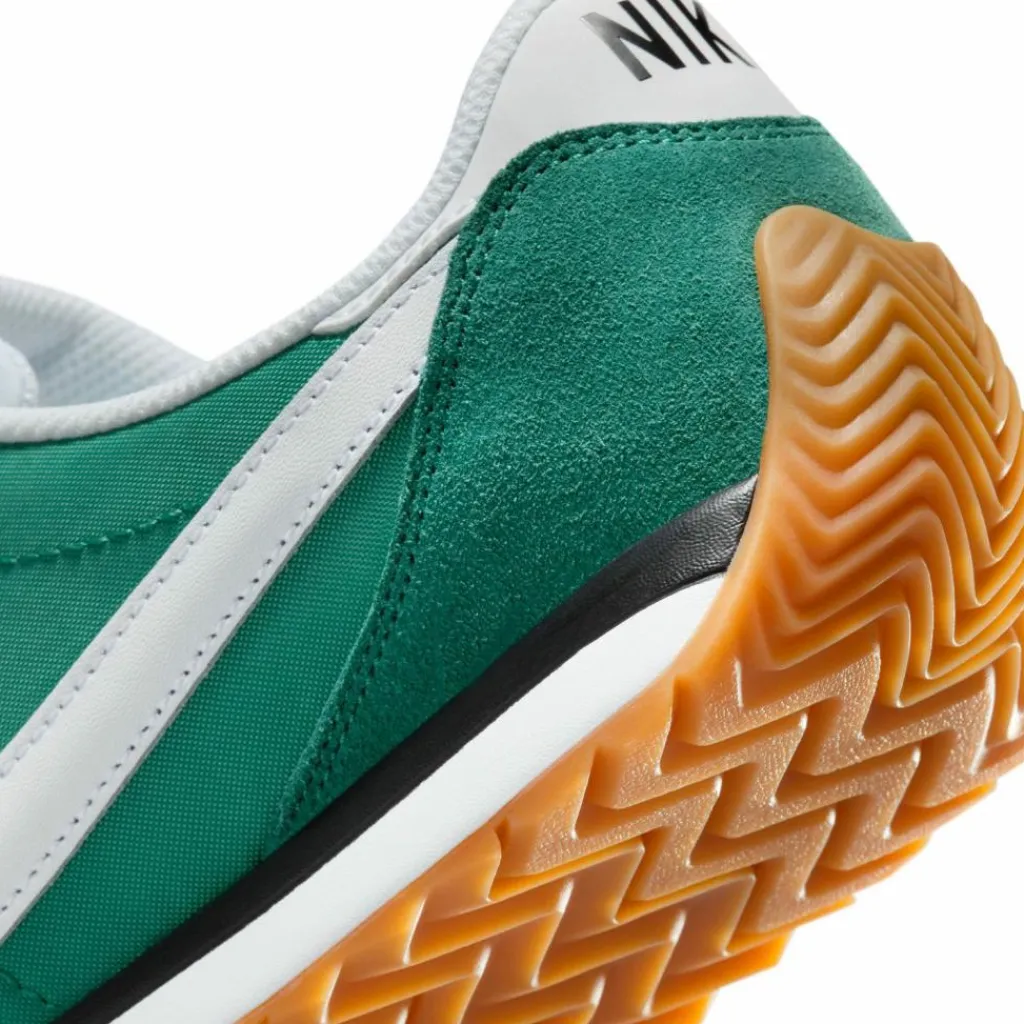 Nike Sneaker<· Pacific evergreen aura-white-black-total orange