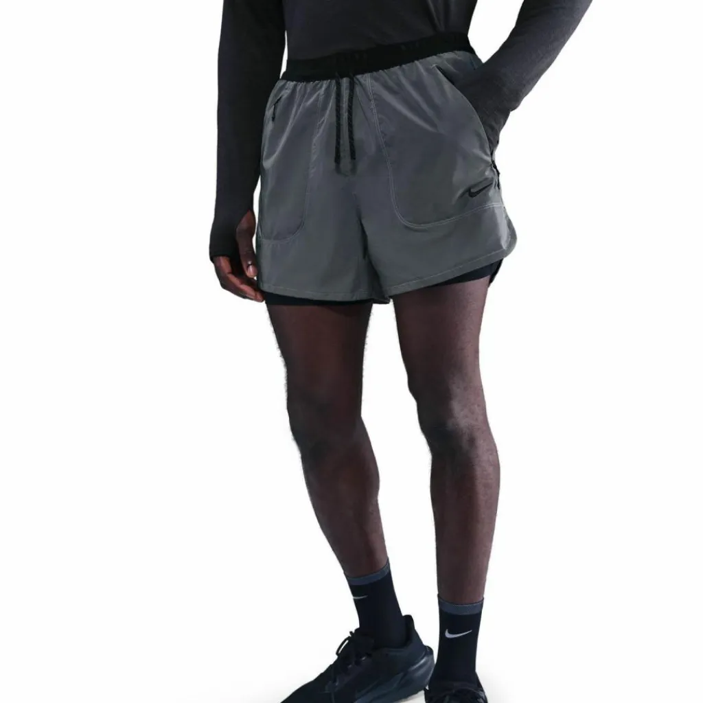 Nike Hosen<· REFLECT black-reflective silv