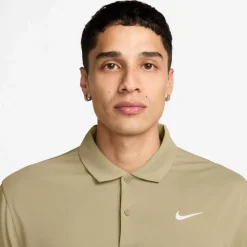 Nike Tennis<· Solid parachute beige-white