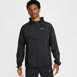Nike Jacken<· Stride black-black-reflective silv