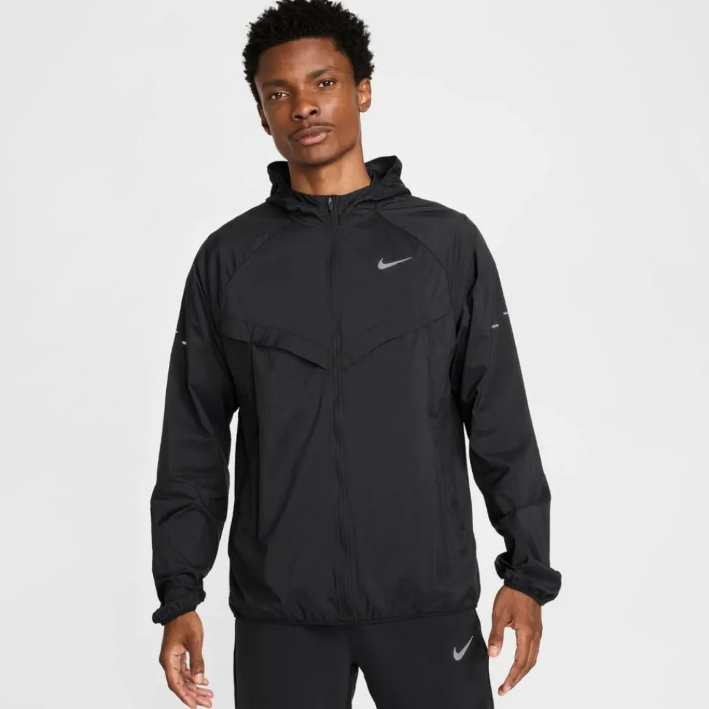 Nike Jacken<· Stride black-black-reflective silv