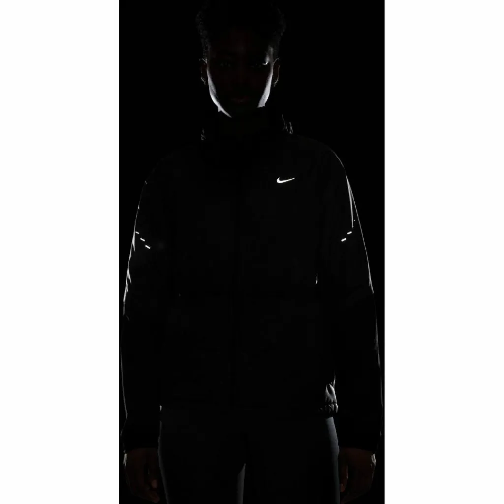 Nike Jacken<· SWIFT black-reflective silv