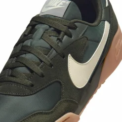 Nike Streetwear|Sneaker<· Terra Manta sequoia-coconut milk-gum med brown