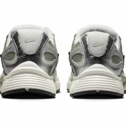 Nike Streetwear|Sneaker<· V5 RNR spruce fog-summit white-metallic si