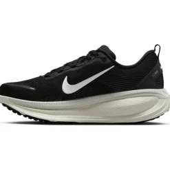 Nike Laufschuhe<· Vomero 18 black-summit white-coconut milk