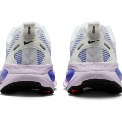 Nike Laufen|Laufen<· VOMERO 18 white-hot lava-violet mist-sapphire