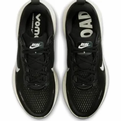 Nike Laufschuhe<· VOMERO 18 black-summit white-coconut milk