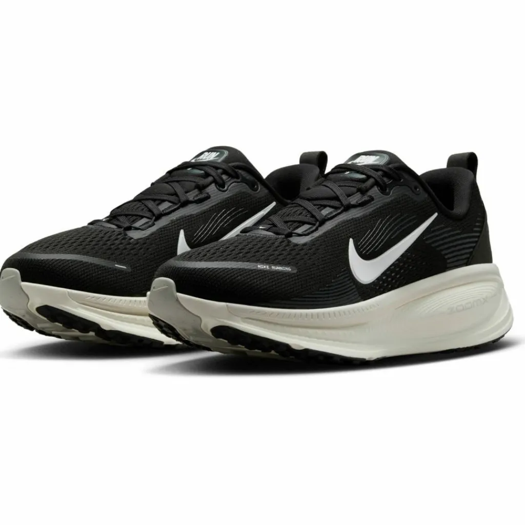 Nike Laufschuhe<· VOMERO 18 black-summit white-coconut milk
