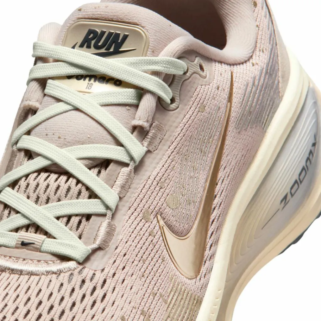 Nike Laufschuhe<· VOMERO 18 SE cream ii-mtlc gold grain-coconut mi