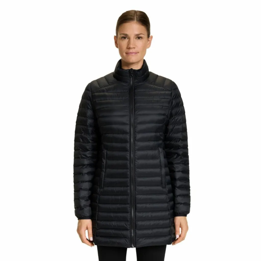 Nordisk Mäntel<· Liz Black