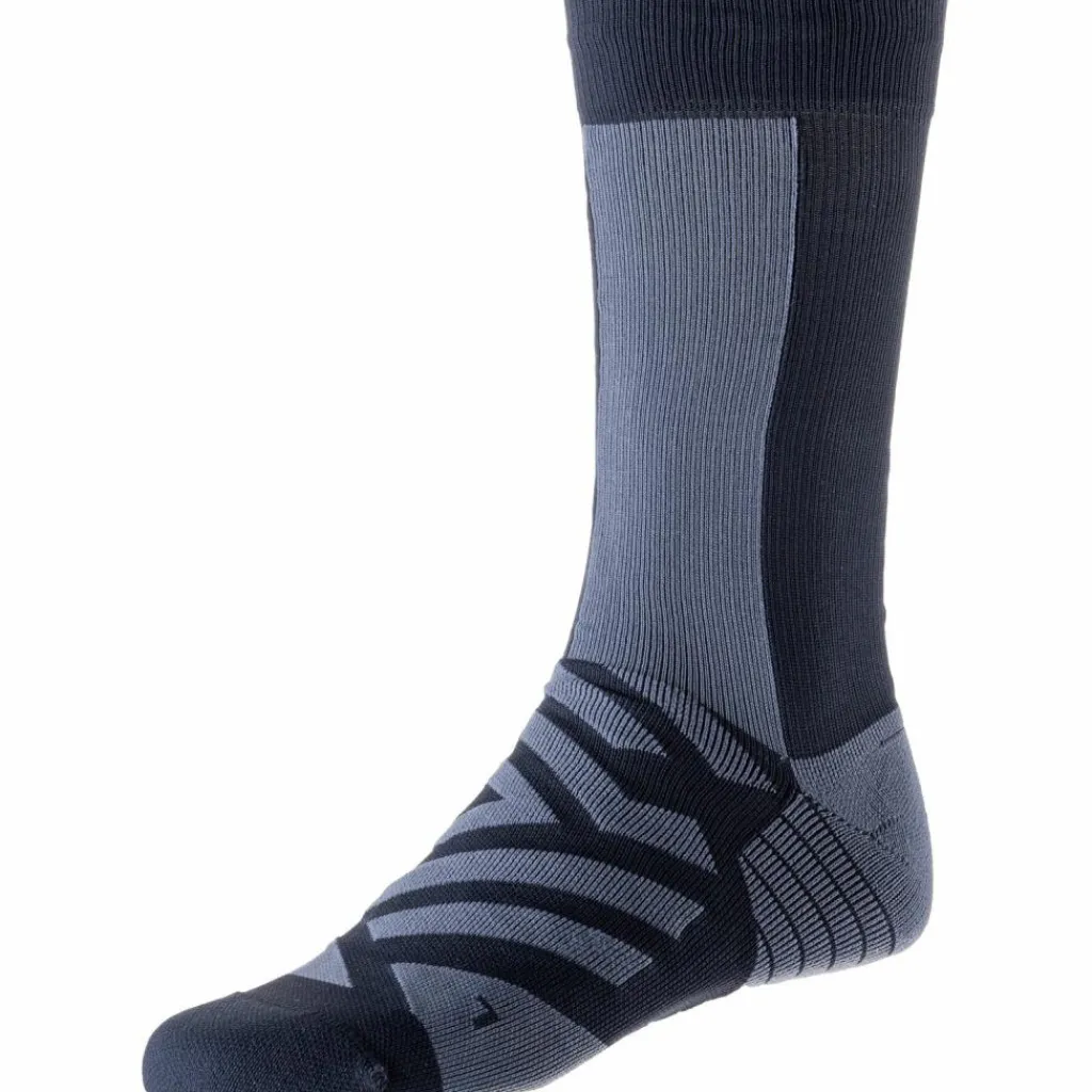 On Socken< black-shadow