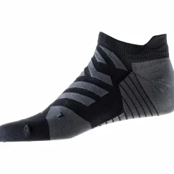 On Socken< black-shadow