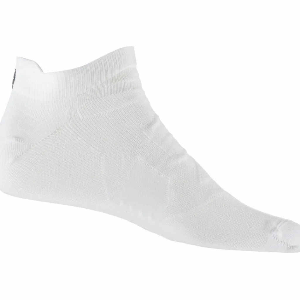 On Socken< white-ivory