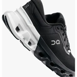 On Laufen|Laufschuhe<· Cloudflyer 5 black-white