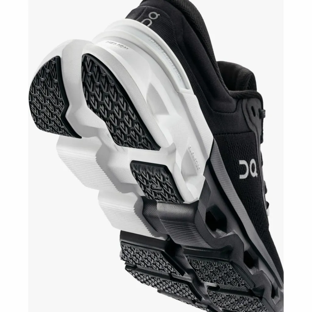 On Laufen|Laufschuhe<· Cloudflyer 5 black-white